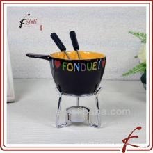 Conjunto de fondue cerâmico com forquilha